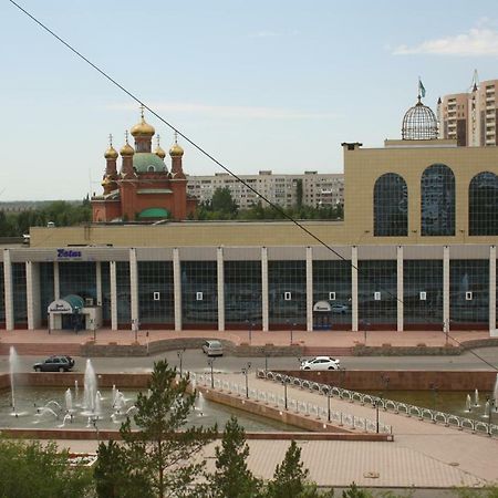 1-Комнатная Квартира На Набережной Pavlodar Kültér fotó