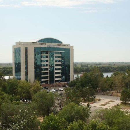 1-Комнатная Квартира На Набережной Pavlodar Kültér fotó